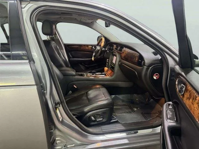 Jaguar XJ photo 42