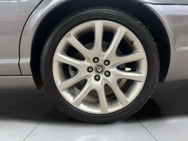 Jaguar XJ photo 48