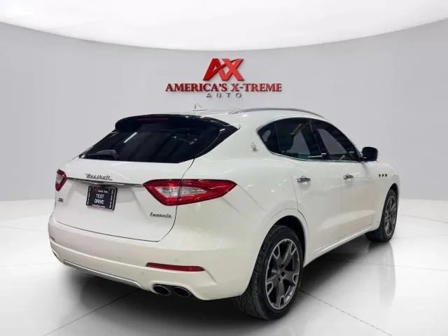 Maserati Levante photo 8