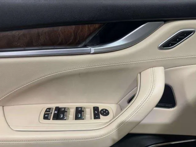 Maserati Levante photo 16