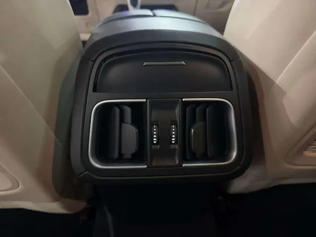 Maserati Levante photo 31