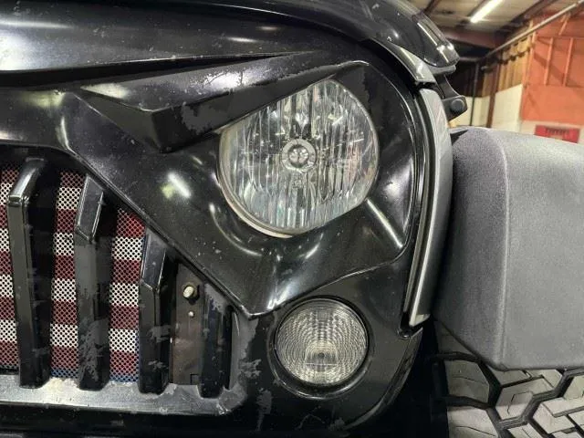 Jeep Wrangler photo 10