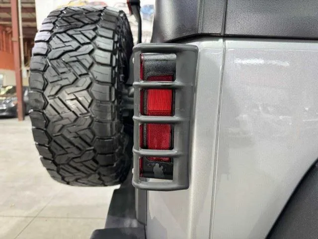 Jeep Wrangler photo 13