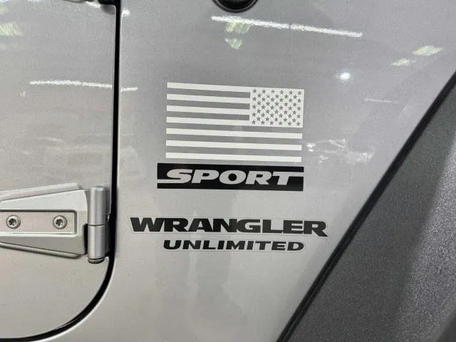 Jeep Wrangler photo 15