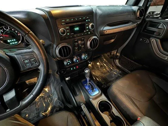 Jeep Wrangler photo 28