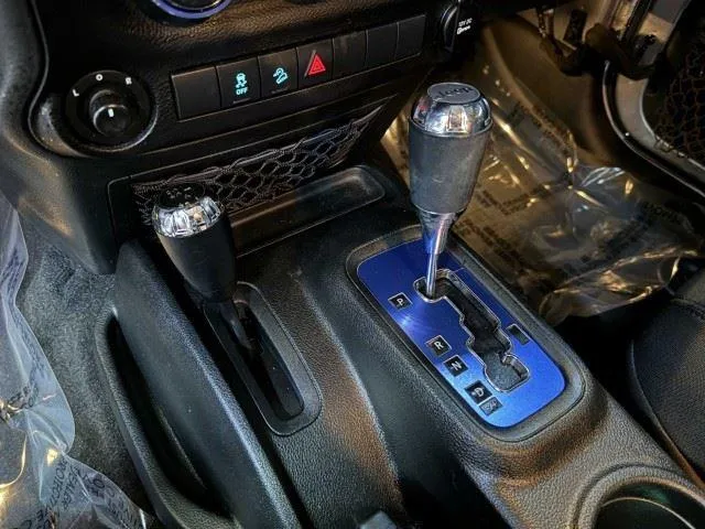 Jeep Wrangler photo 32