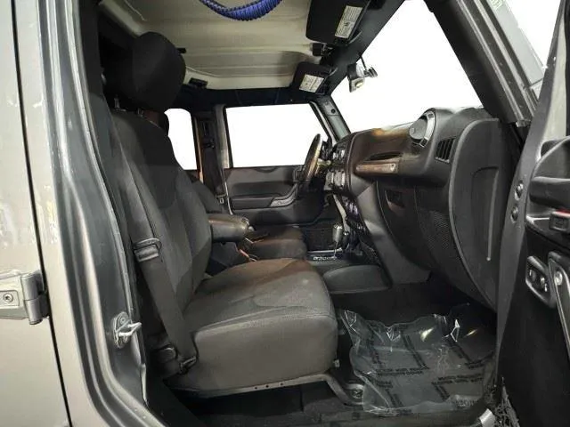 Jeep Wrangler photo 43