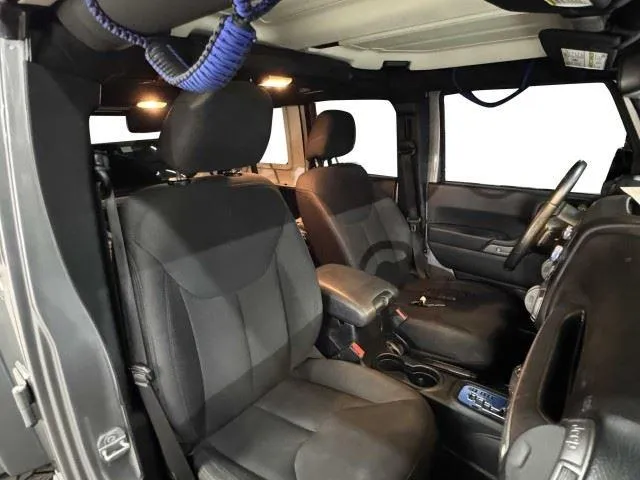 Jeep Wrangler photo 44