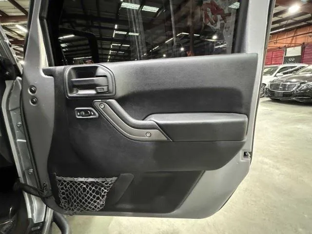 Jeep Wrangler photo 46