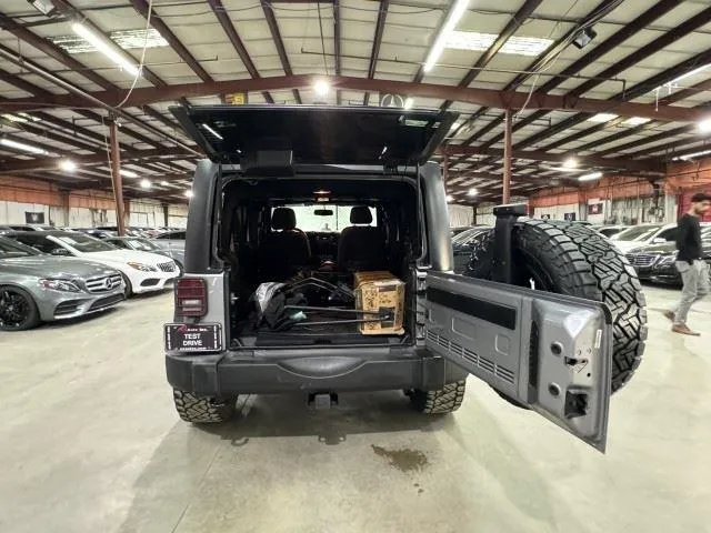 Jeep Wrangler photo 47
