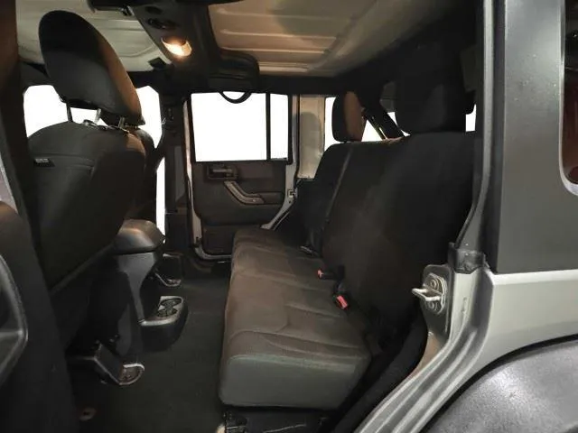 Jeep Wrangler photo 49