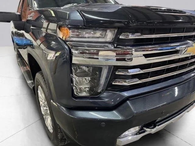 Chevrolet Silverado photo 14
