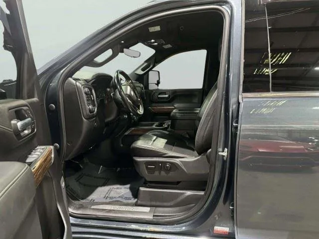 Chevrolet Silverado photo 18