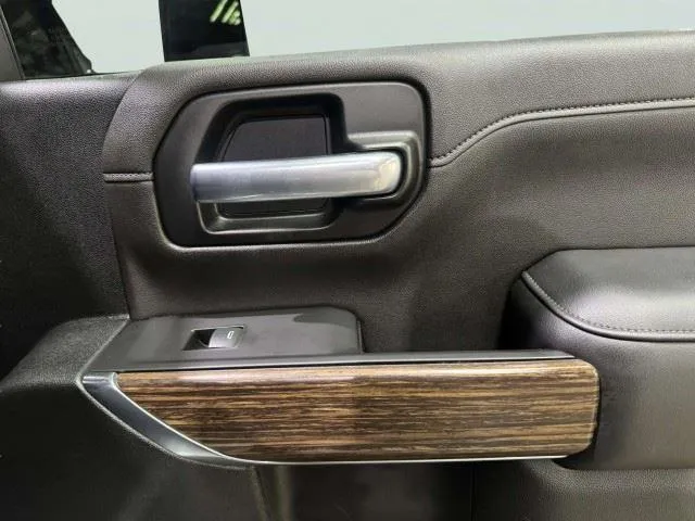 Chevrolet Silverado photo 34