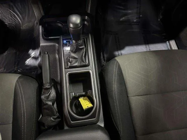 Toyota Tacoma photo 21