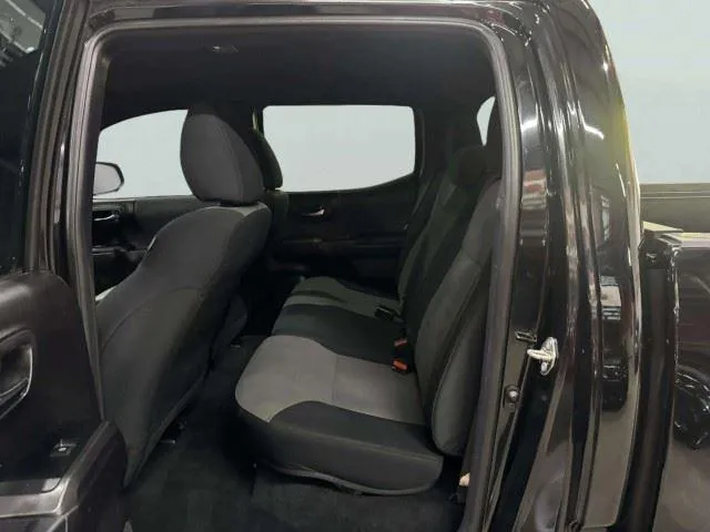 Toyota Tacoma photo 26