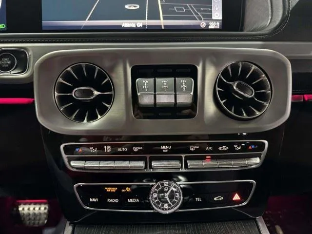 Mercedes-Benz G-Class photo 39
