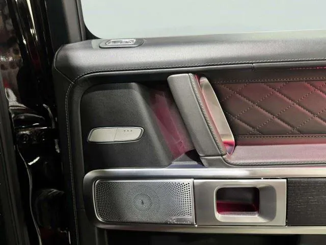 Mercedes-Benz G-Class photo 51
