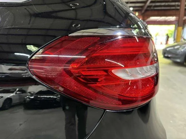 Mercedes-Benz E-Class photo 18