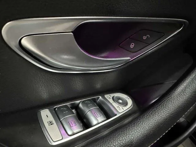 Mercedes-Benz E-Class photo 28