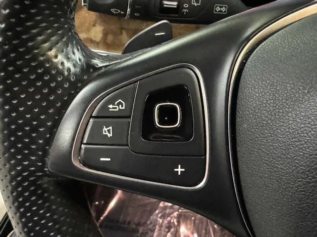 Mercedes-Benz E-Class photo 36