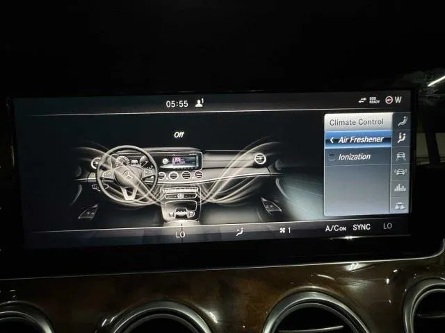 Mercedes-Benz E-Class photo 46