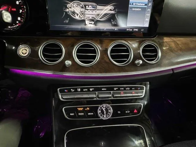 Mercedes-Benz E-Class photo 47