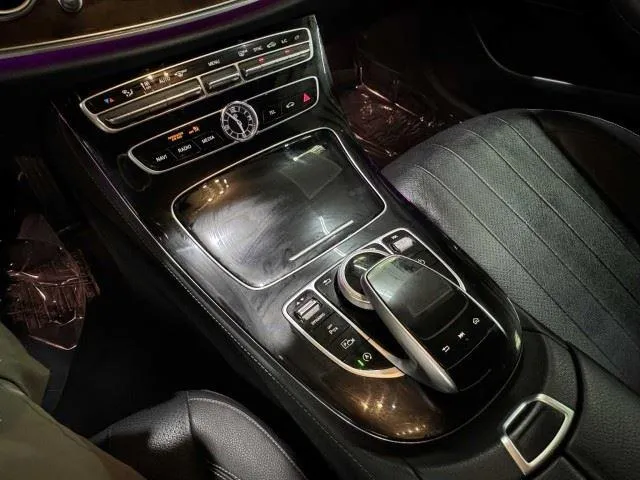 Mercedes-Benz E-Class photo 48