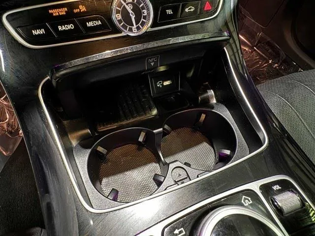Mercedes-Benz E-Class photo 49