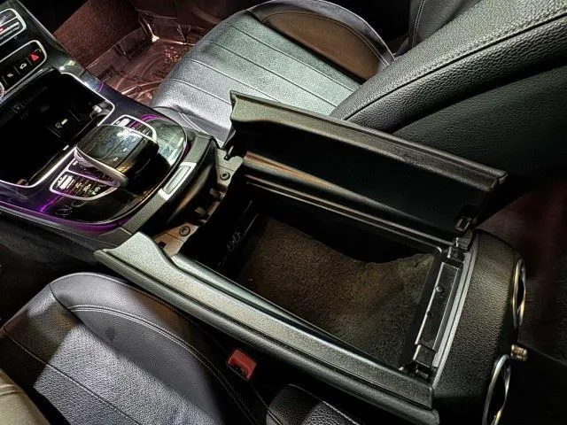 Mercedes-Benz E-Class photo 52