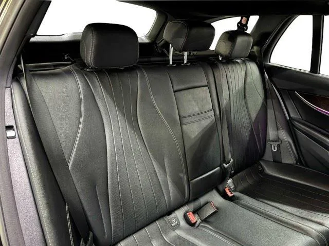 Mercedes-Benz E-Class photo 59