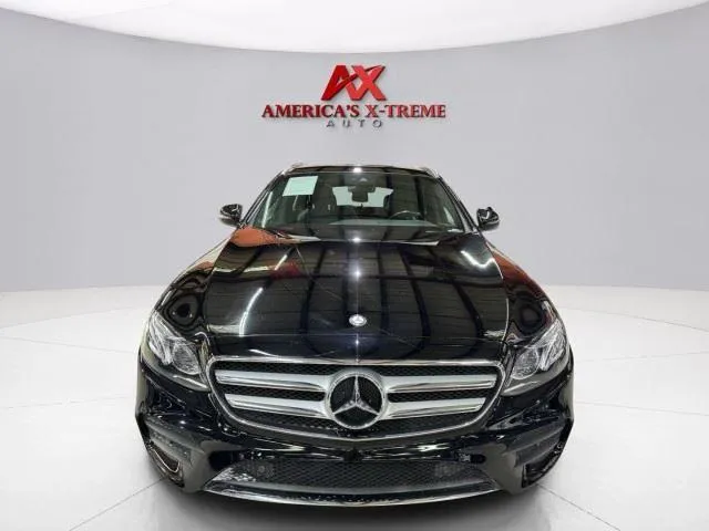 Mercedes-Benz E-Class photo 9