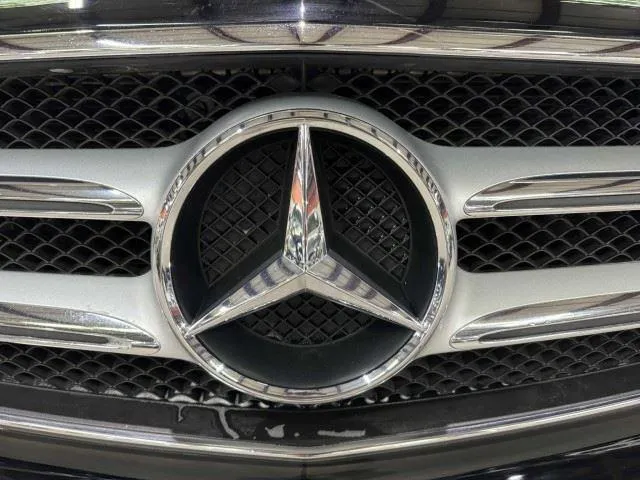 Mercedes-Benz E-Class photo 11