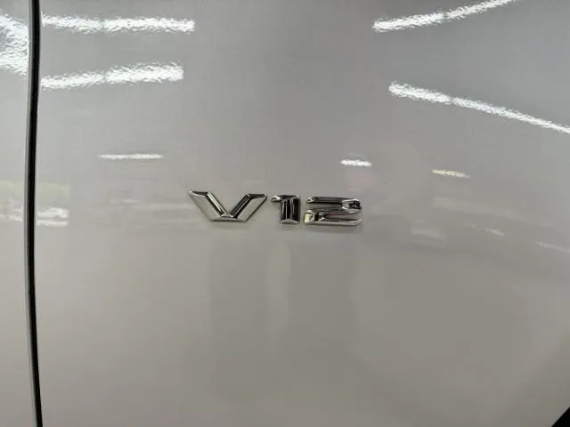 Mercedes-Benz S-Class photo 19