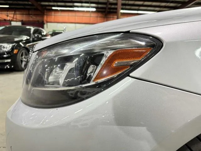 Mercedes-Benz S-Class photo 21