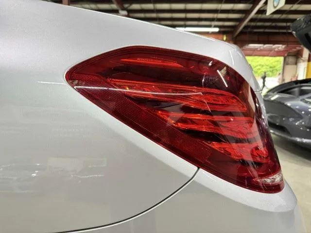 Mercedes-Benz S-Class photo 23