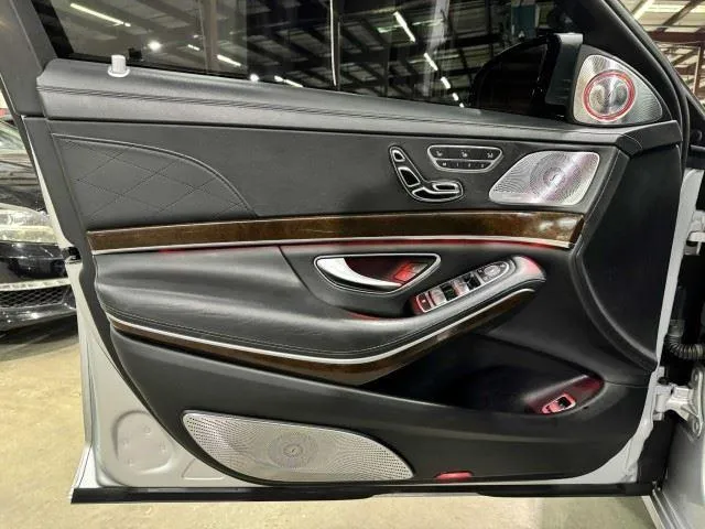 Mercedes-Benz S-Class photo 31