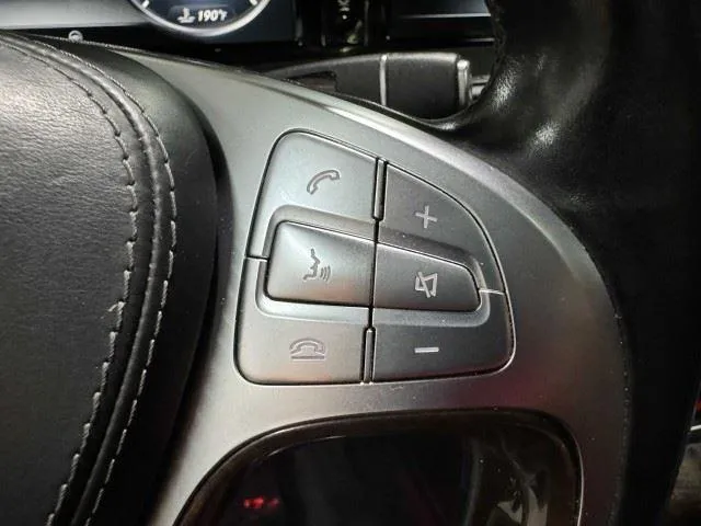 Mercedes-Benz S-Class photo 37