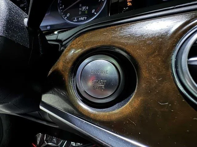 Mercedes-Benz S-Class photo 48