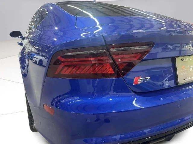 Audi S7 photo 12