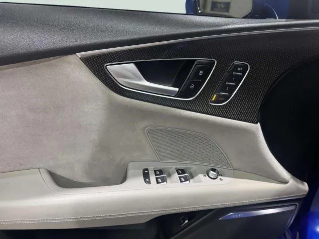Audi S7 photo 17