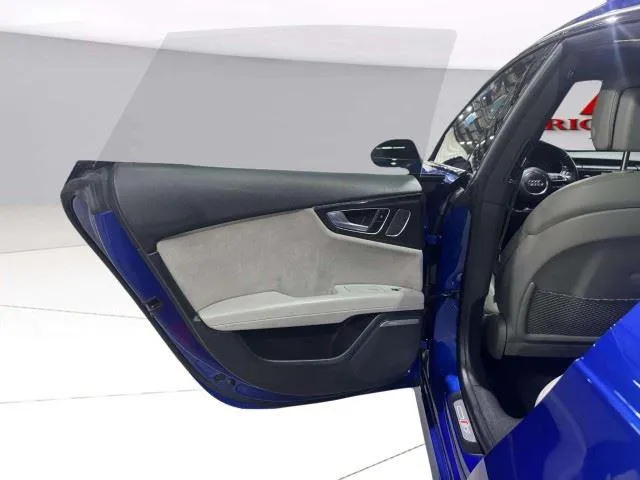 Audi S7 photo 27