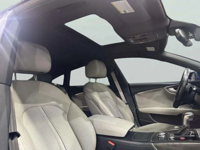 Audi S7 photo 45