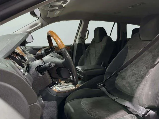 Buick Enclave photo 32