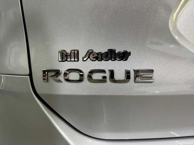 Nissan Rogue photo 16
