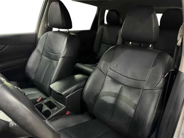 Nissan Rogue photo 25