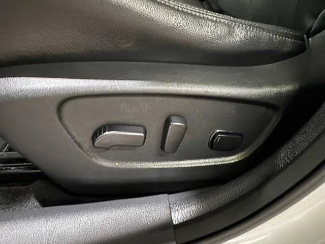 Nissan Rogue photo 29