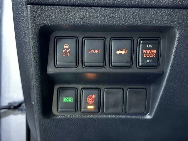 Nissan Rogue photo 38