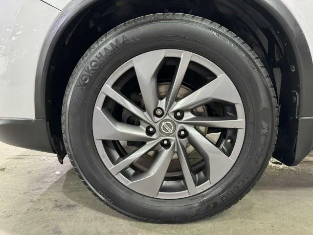 Nissan Rogue photo 12