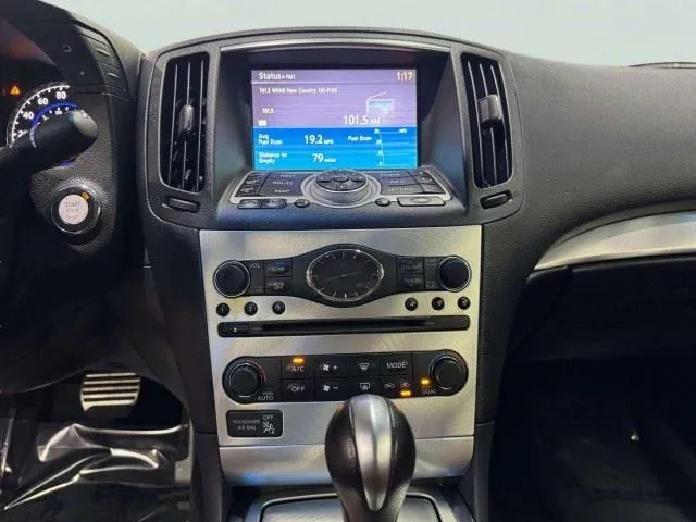 Infiniti Q60 photo 27